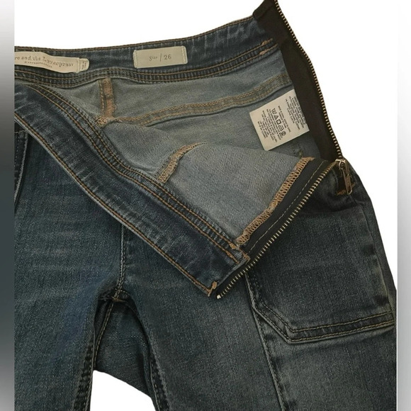 Pilcro by Anthropologie Utility high-rise cropped boot cut jeans, size 26 - Picture 5 of 9